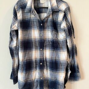 American Eagle Outfitters Blue and White Casual Button Down Shirt